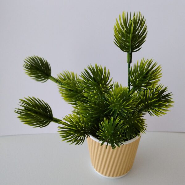 Small artificial pine plant